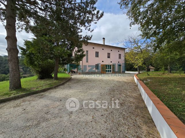 Casa indipendente in residenziale in Via Barletta 7