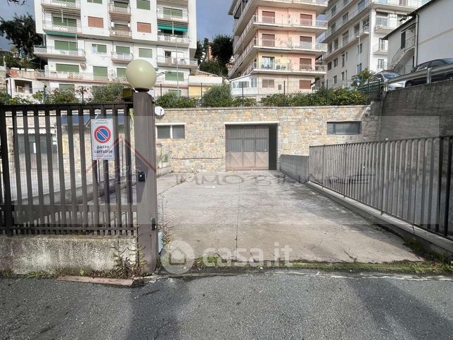 Garage/posto auto in residenziale in Via Cesare Battisti