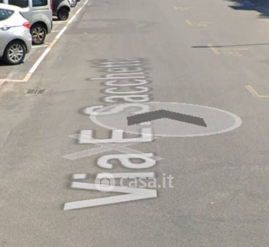 Box/posto auto in residenziale in Via E. Sacchetti 12