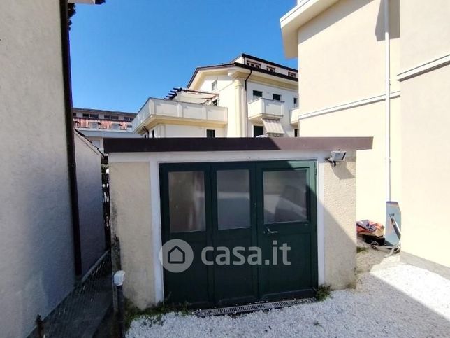Box/posto auto in residenziale in Via delle Pinete 71