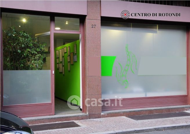 Negozio/locale commerciale in commerciale in Via Roma 27