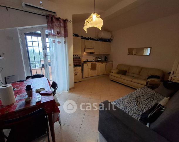 Appartamento in residenziale in Via Pisoniano