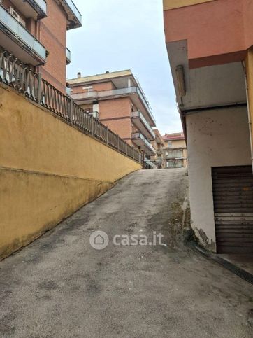 Box/posto auto in residenziale in Via Odessa