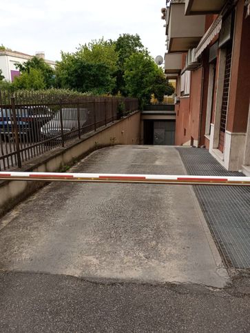 Box/posto auto in residenziale in Via Leonardo Da Vinci