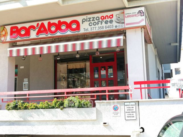 Attivitã /licenza (con o senza mura) in commerciale in Via della Libertà 129