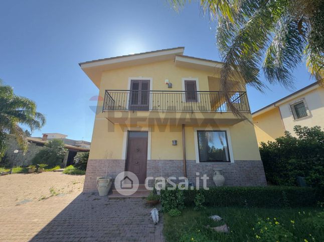 Villa in residenziale in Via L. 29 65
