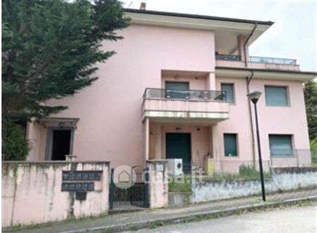 Casa indipendente in residenziale in Via Valle 56