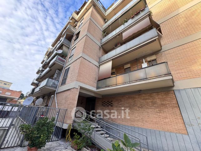 Appartamento in residenziale in Via Alberto Pollio