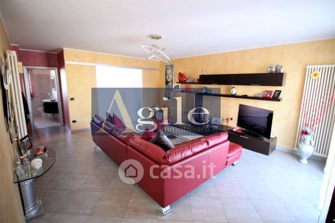 Villetta a schiera in residenziale in Viale Piane San Donato