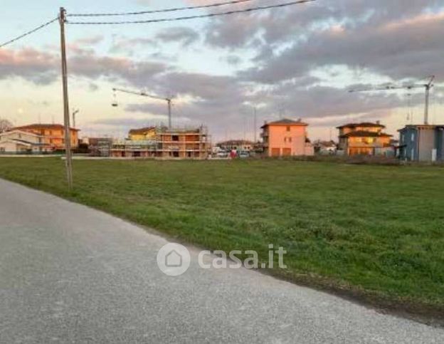 Terreno agricolo in commerciale in Via Dalmazio Caretta