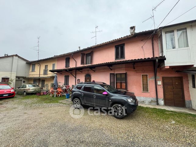 Casa indipendente in residenziale in Via IV Novembre 90