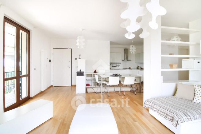 Appartamento in residenziale in Via Eugenio Montale 17