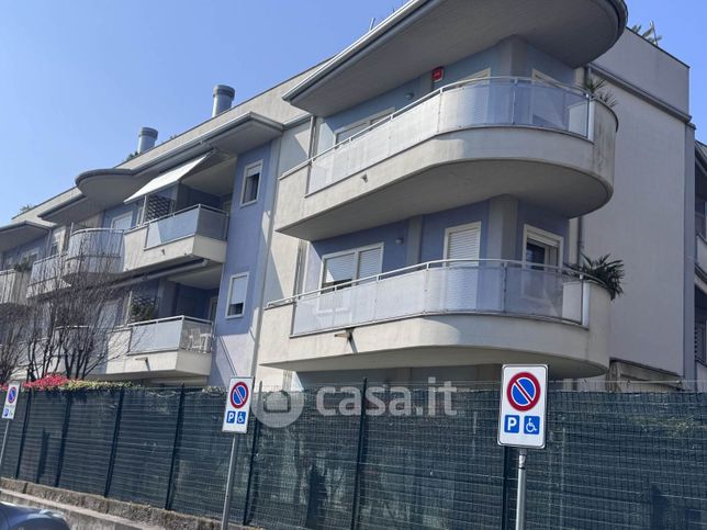 Appartamento in residenziale in Via Ettore Andreis 3