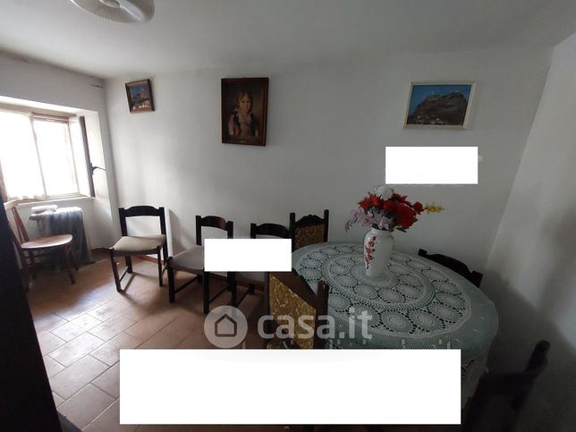 Casa indipendente in residenziale in Via Sabina 97