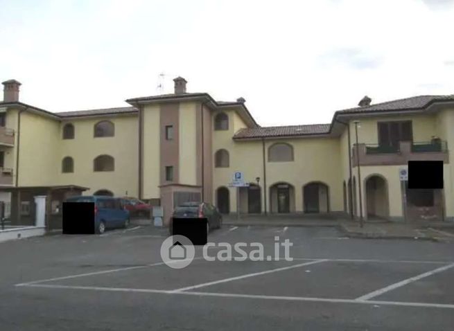 Garage/posto auto in residenziale in Piazza Monsignor Domenico Senna