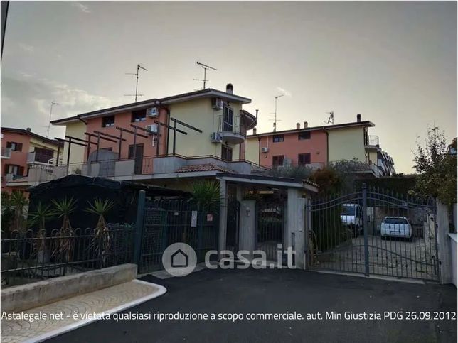 Villetta a schiera in residenziale in Via Pier Luigi Nervi 21