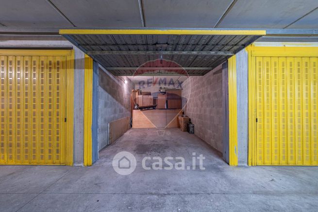 Garage/posto auto in residenziale in Via Giovanni Montemartini 6