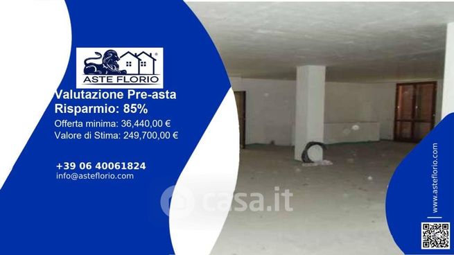Ufficio in commerciale in Via Milano