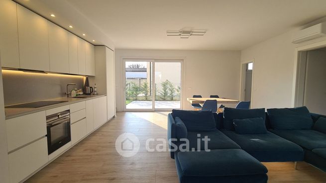 Casa bi/trifamiliare in residenziale in Via Valsugana