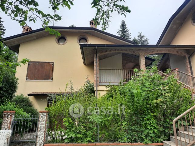 Villa in residenziale in Via Giardini Nord 1731