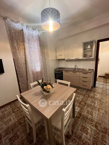 Appartamento in residenziale in Via Angiò