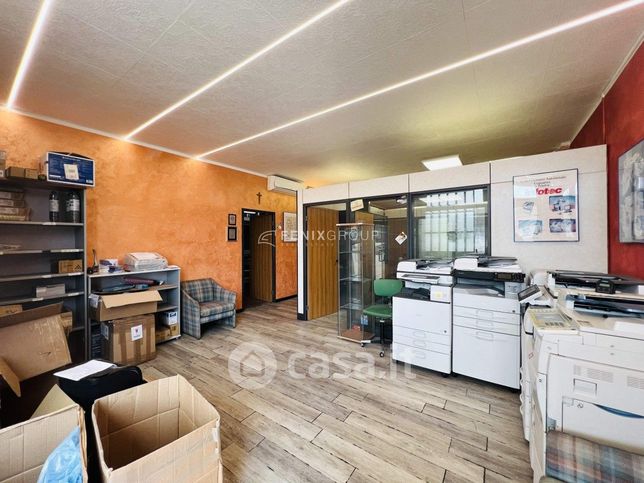 Ufficio in commerciale in Viale della Navigazione Interna 82 bis