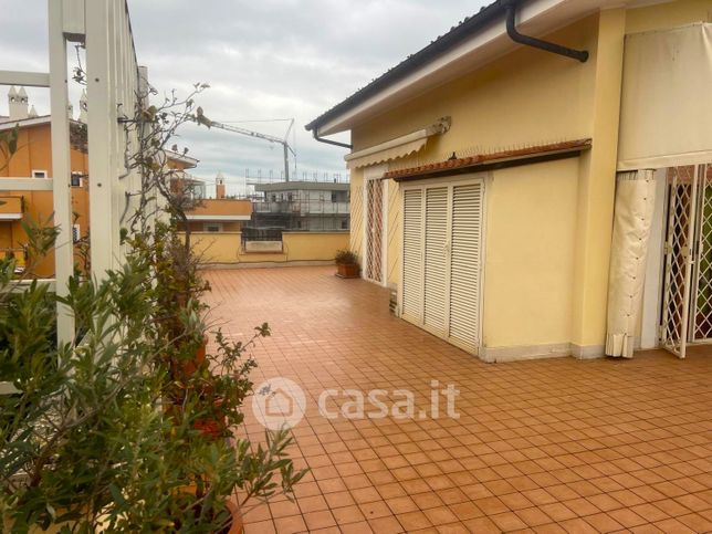 Appartamento in residenziale in Via Michelangelo Buonarroti
