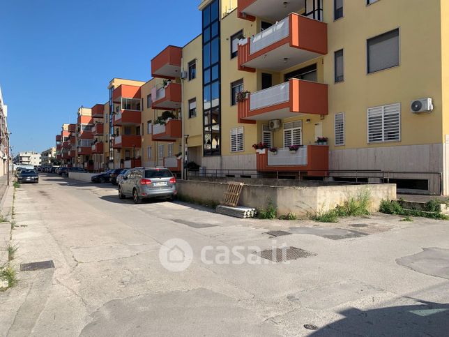 Box/posto auto in residenziale in Via Gorlitz 2