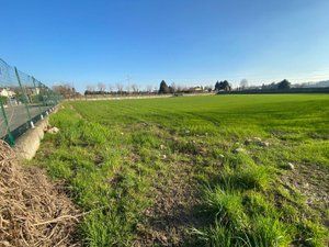 Terreno agricolo in commerciale in Viale Rimembranze