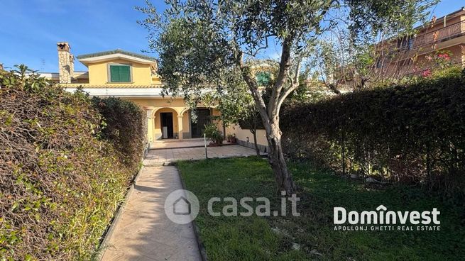 Villa in residenziale in Via Palombarese