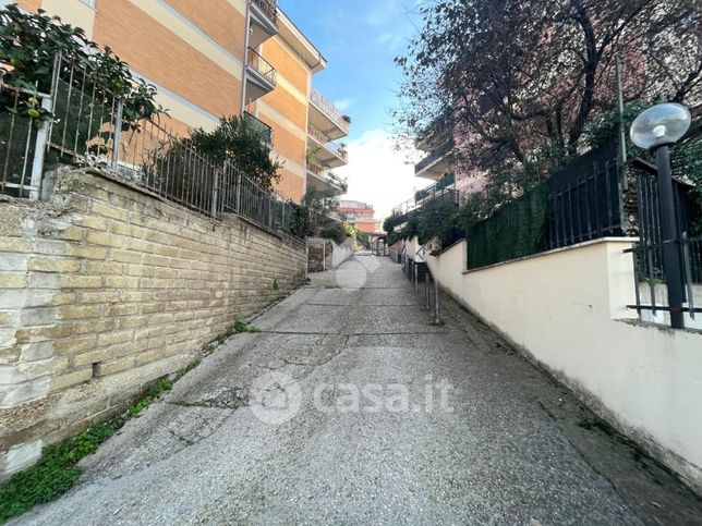 Garage/posto auto in residenziale in Via Paolo V 13