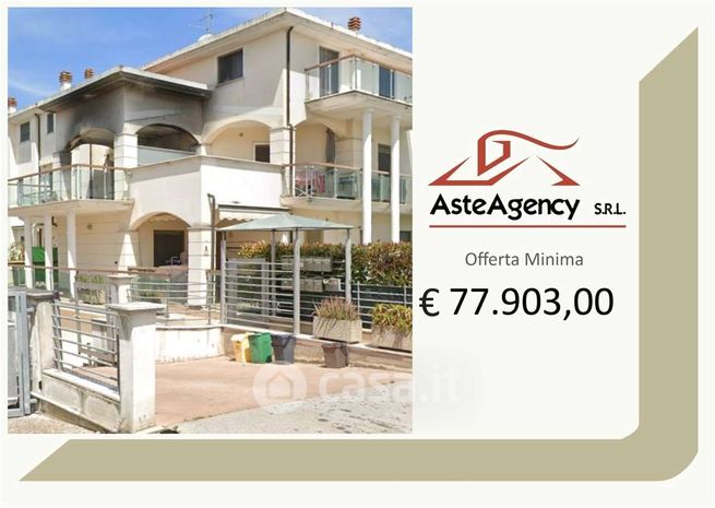 Appartamento in residenziale in Contrada Santa Lucia 36
