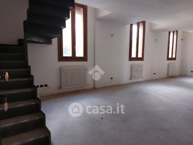 Appartamento in residenziale in Via Piangipane 3