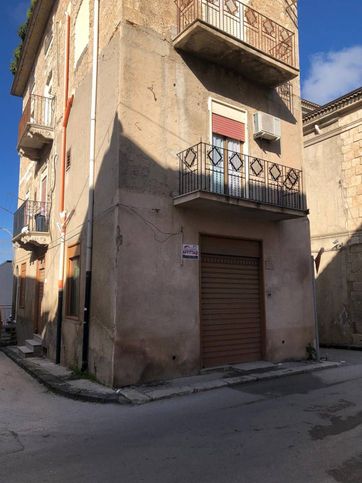 Casa indipendente in residenziale in 