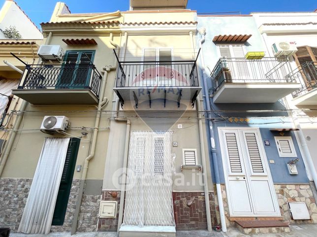 Casa indipendente in residenziale in Via dei Mille 55