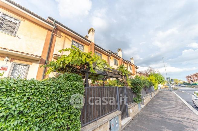 Villetta a schiera in residenziale in Via Fraine 1