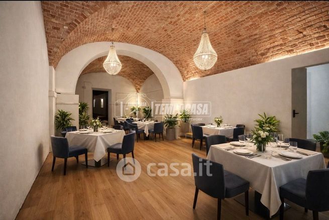 Capannone in commerciale in 