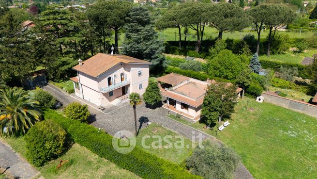 Villa in residenziale in Via Colle Giacinto 71