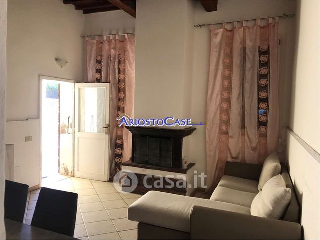 Casa bi/trifamiliare in residenziale in 