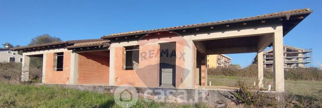 Terreno edificabile in residenziale in Via Andrea Parini
