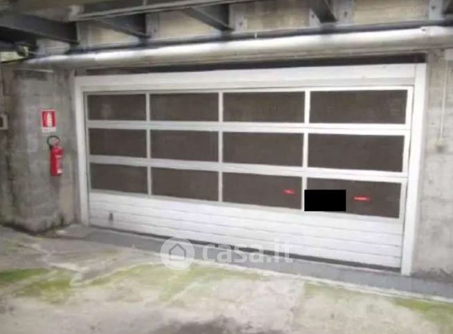 Garage/posto auto in residenziale in Via Torriani