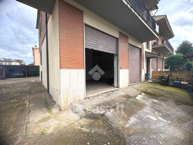 Box/posto auto in residenziale in Via Fiumedinisi 40