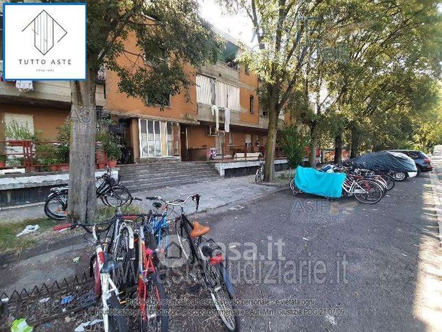 Appartamento in residenziale in Via Lago di Bolsena 8