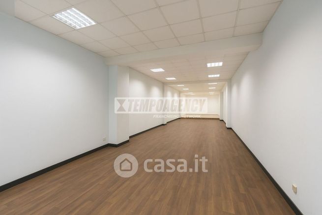 Capannone in commerciale in Via Filippo Juvara 9