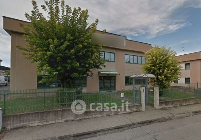 Capannone in commerciale in Via Nicola Bettoli