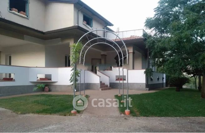 Villa in residenziale in Via Monte Oliveto