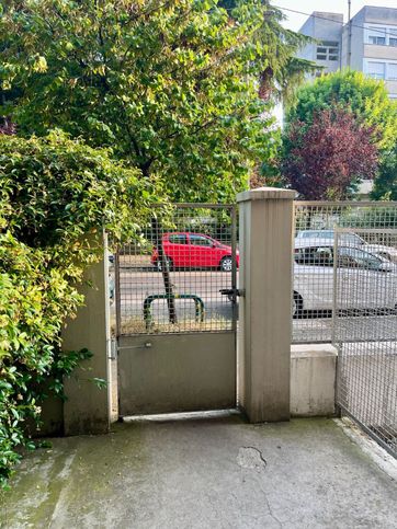 Appartamento in residenziale in Via Filippo Schiassi 28