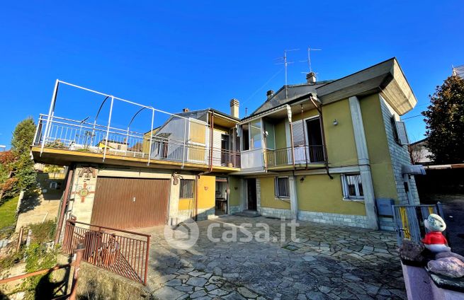 Casa indipendente in residenziale in Via Fornace 30