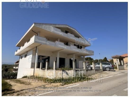 Appartamento in residenziale in Via Maiella 1