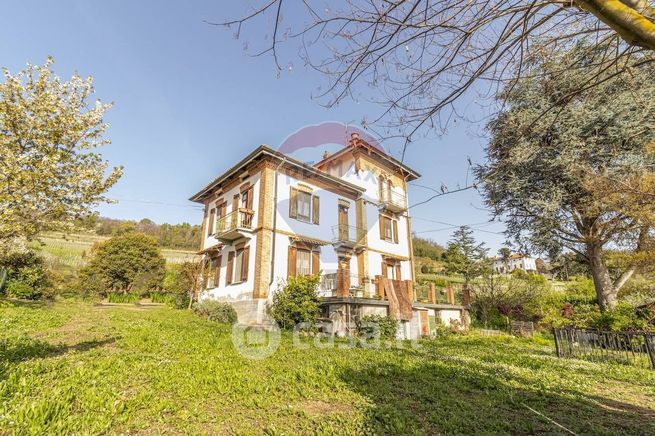 Casa indipendente in residenziale in Via Cavalier Silvio Sardi 7